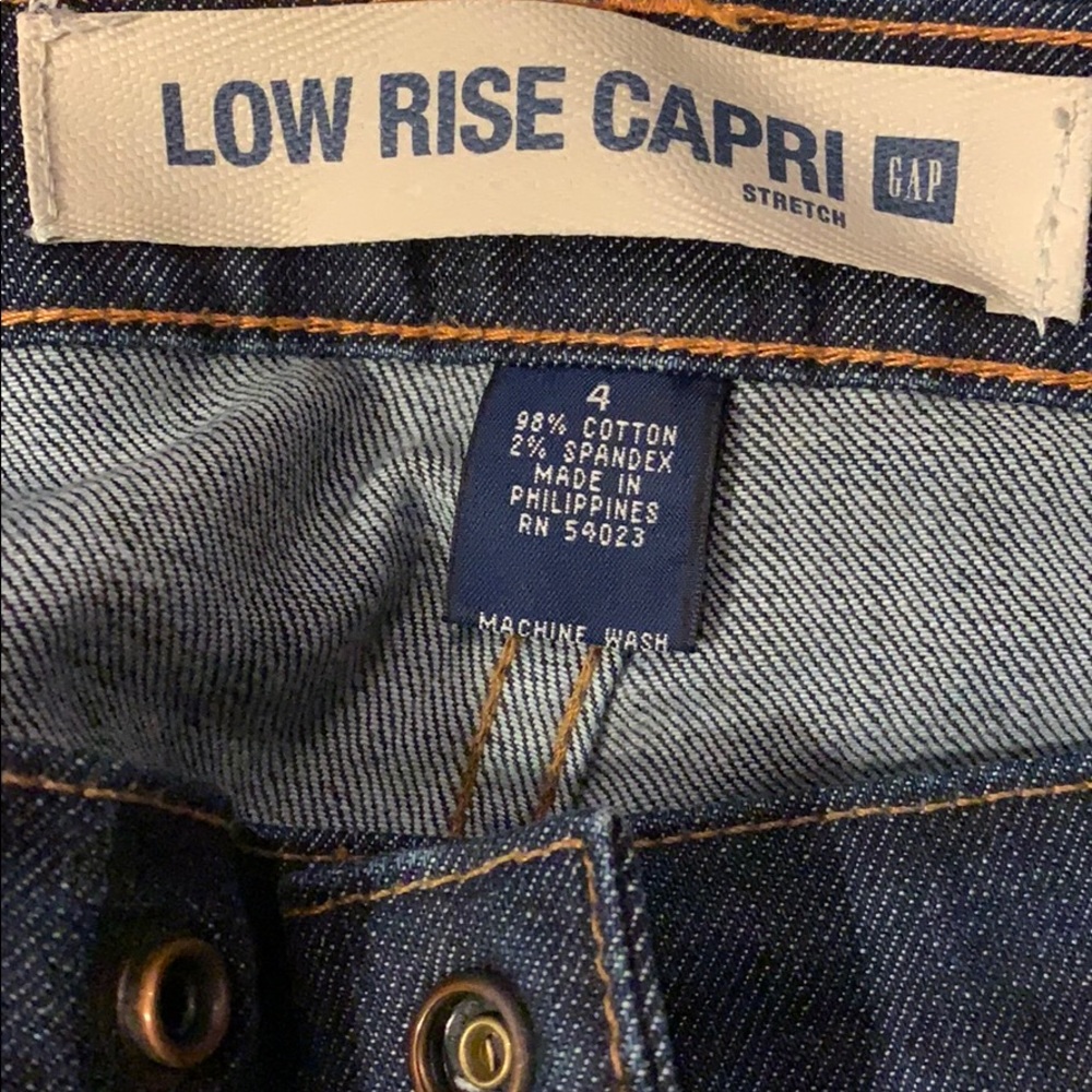 GAP LOW RISE CAPRI JEANS - Picture 3 of 3